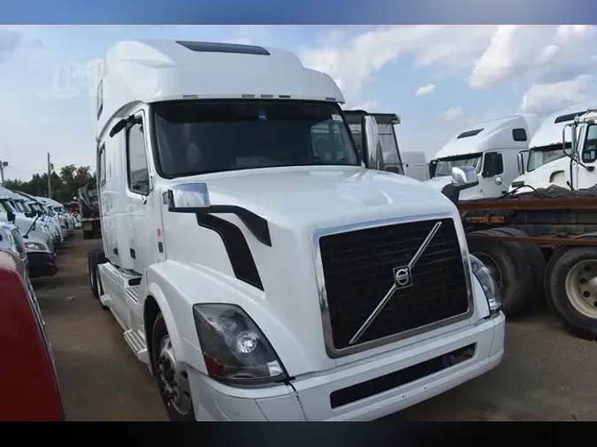 2016 VOLVO VNL64T780