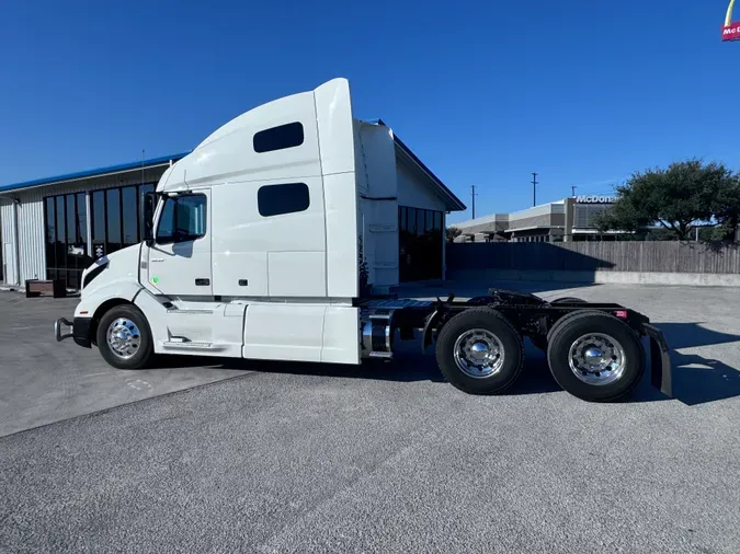 2019 VOLVO VNL64T760