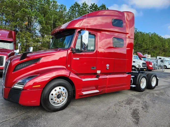 2022 VOLVO VNL64T760