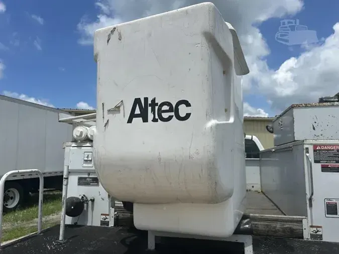 2010 ALTEC AT37G