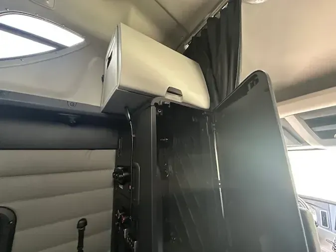 2021 FREIGHTLINER CASCADIA 126