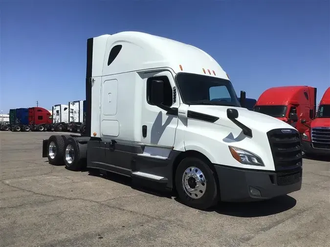 2020 FREIGHTLINER CA126