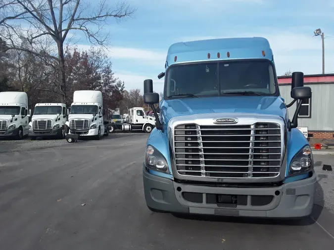 2020 FREIGHTLINER/MERCEDES CASCADIA 125