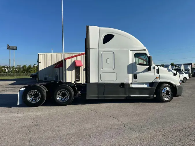 2019 FREIGHTLINER CASCADIA