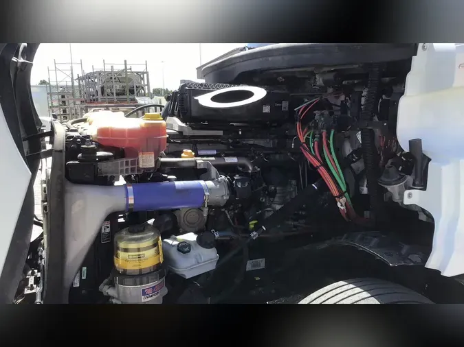 2020 Freightliner Cascadia 126