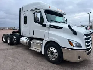 2025 Freightliner New Cascadia