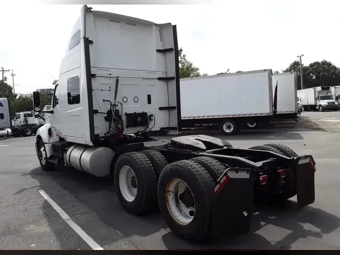 2019 NAVISTAR INTERNATIONAL LT625 SLPR CAB