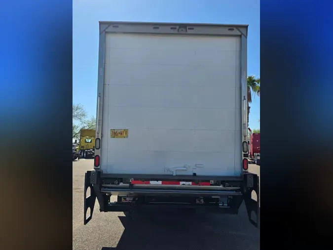 2019 Peterbilt 330