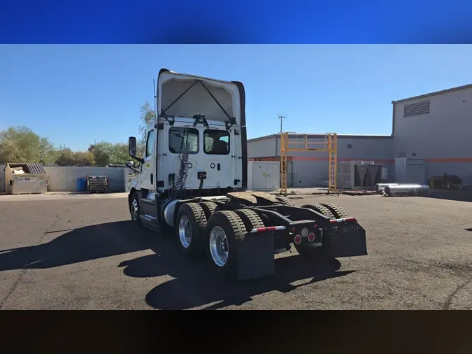 2020 Freightliner Cascadia 126