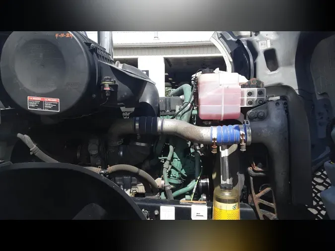 2020 Volvo VNL30049d504d5b4e045f2016c1186b7641564