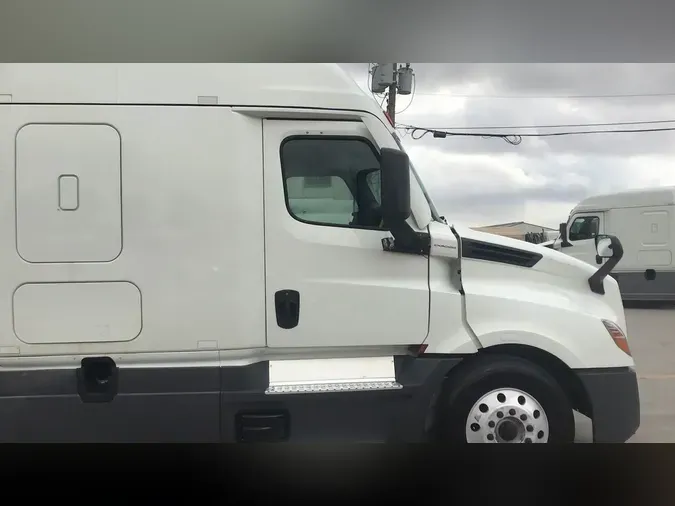 2022 Freightliner Cascadia 12649d52f5ab51ea5a13840306f22bd9752