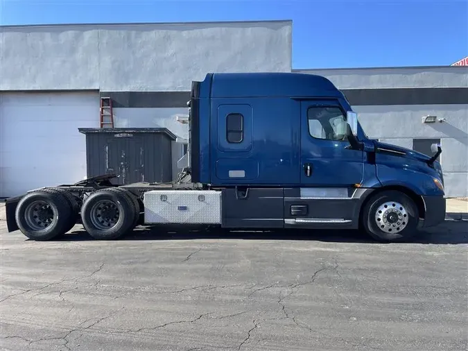 2021 FREIGHTLINER CA126