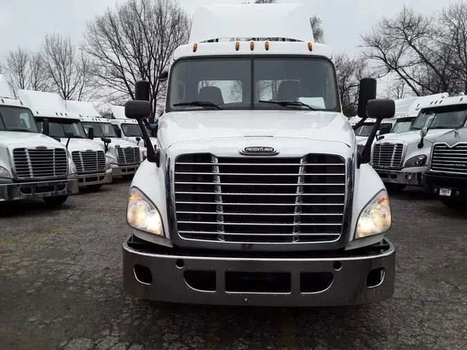2018 FREIGHTLINER/MERCEDES CASCADIA 125