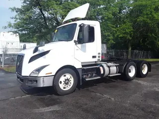 2019 VOLVO VNL64T-300