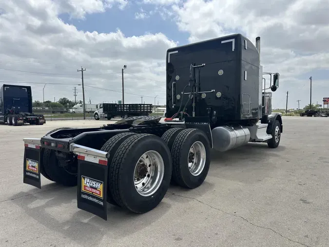 2020 Peterbilt 389