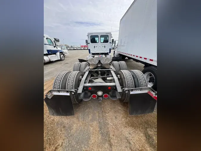 2018 FREIGHTLINER/MERCEDES CASCADIA 125