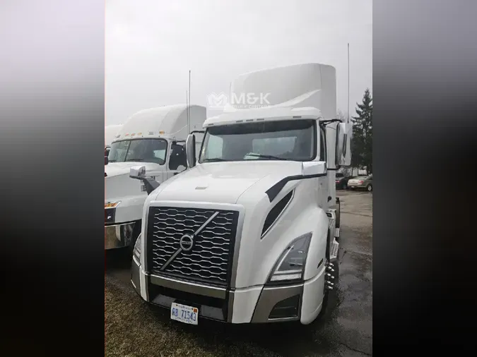 2019 VOLVO VNL300