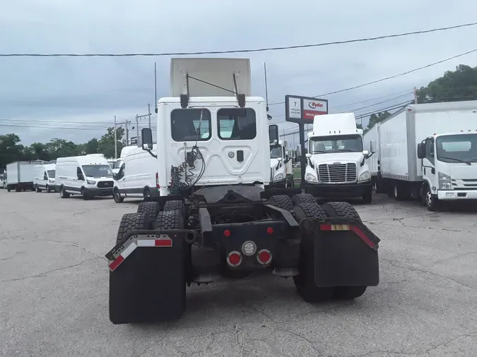 2017 FREIGHTLINER/MERCEDES CASCADIA 113