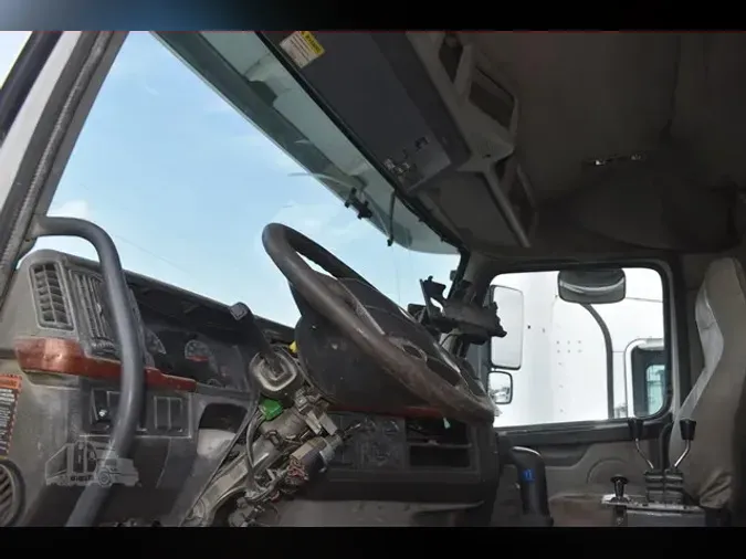 2007 VOLVO VHD64B200