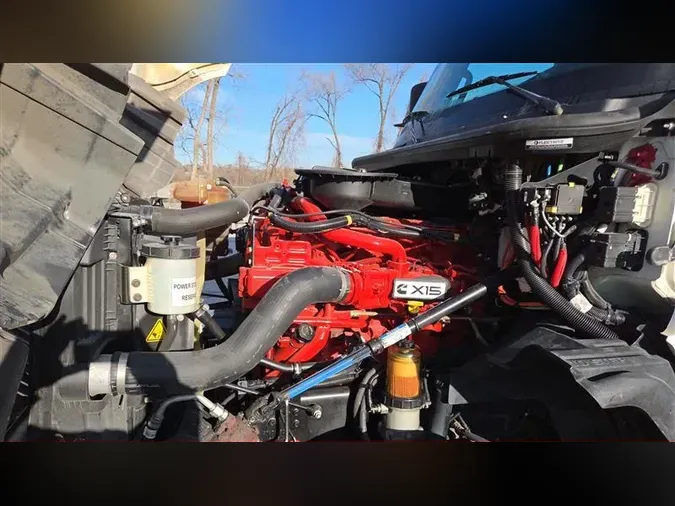 2021 INTERNATIONAL LT