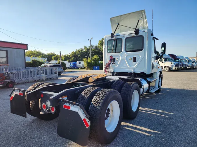 2016 FREIGHTLINER/MERCEDES CASCADIA 125