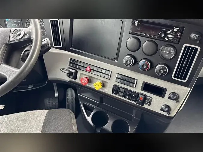 2021 FREIGHTLINER CA126