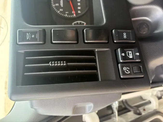 2027 ISUZU GAS NPRGASHD