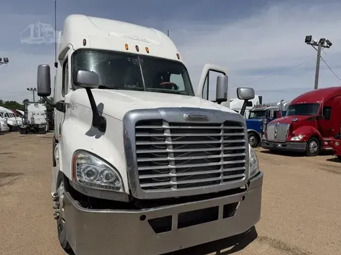 2011 FREIGHTLINER CASCADIA 125