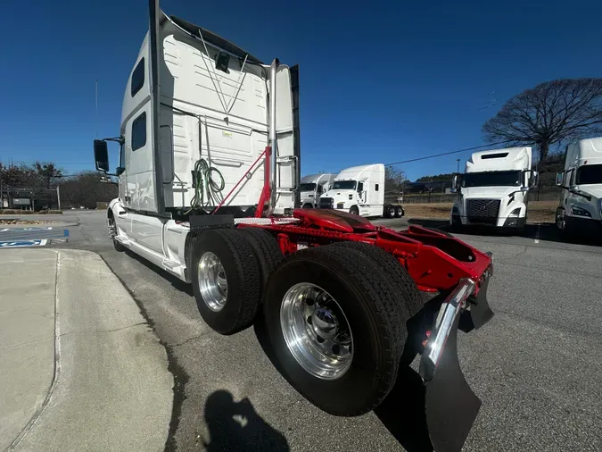 2020 Volvo VNL64T860