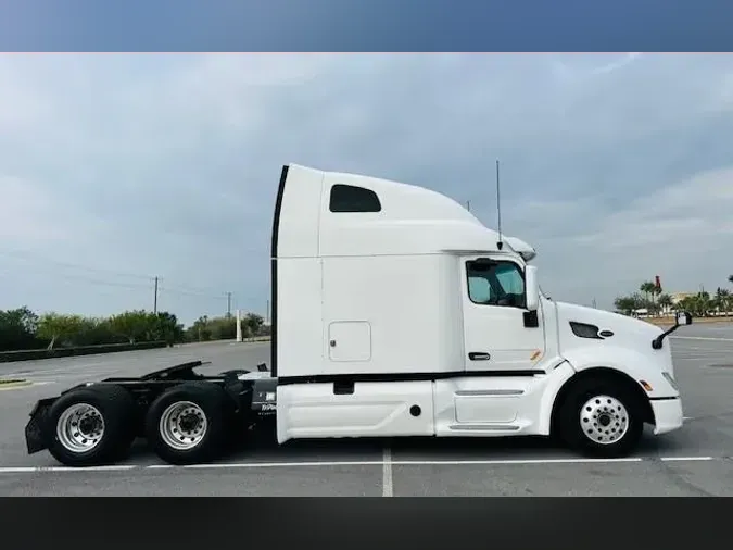 2022 Peterbilt 57949ec1eac1c332904f68319a680e08d8a