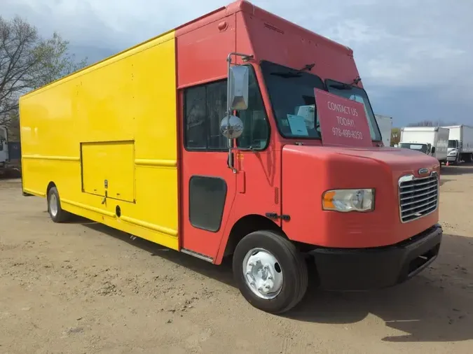 2017 FRTLR CUSTOM CHASSIS CORP MT-55 WALK-IN