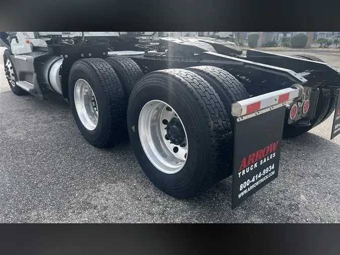 2021 INTERNATIONAL LT