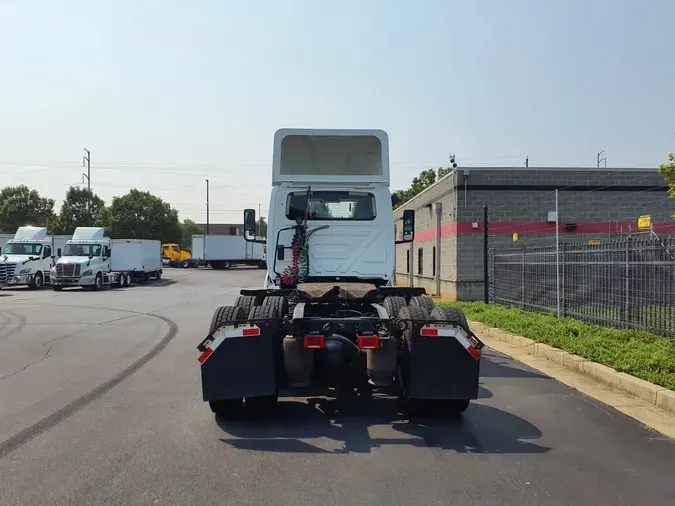 2019 NAVISTAR INTERNATIONAL LT625 DAYCAB T/A