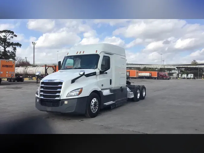 2021 Freightliner Cascadia 126