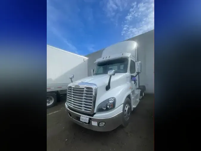 2017 FREIGHTLINER/MERCEDES CASCADIA 12549f34e851d66ebf11183d13dfba3b89e