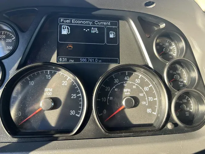 2020 Peterbilt 567