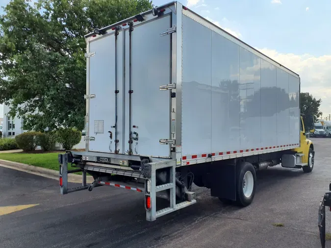 2016 FREIGHTLINER/MERCEDES M2 106