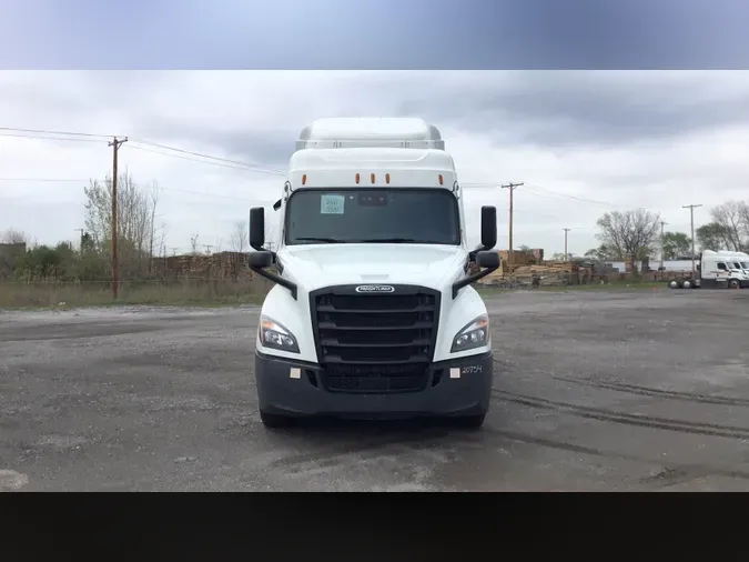 2021 Freightliner Cascadia 126
