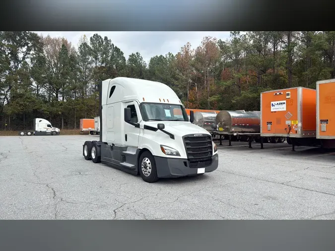 2022 Freightliner Cascadia 12649f9ad5c47edf8dec270ad2242f0001a