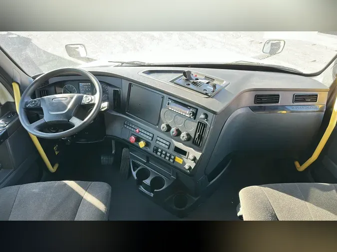 2024 Freightliner Cascadia 12649ffdf7d3271c4f68a135ada67a112c8