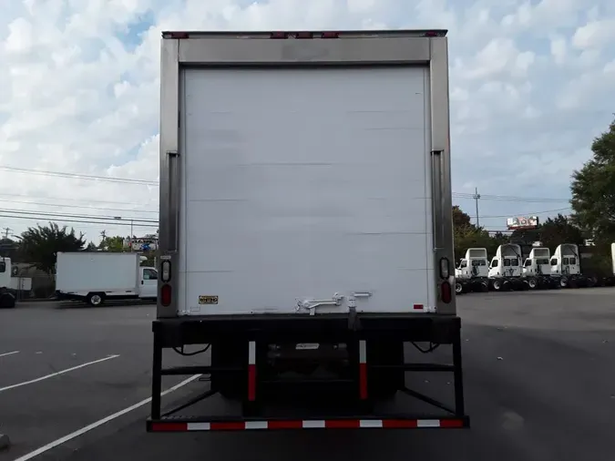 2018 FREIGHTLINER M2 106