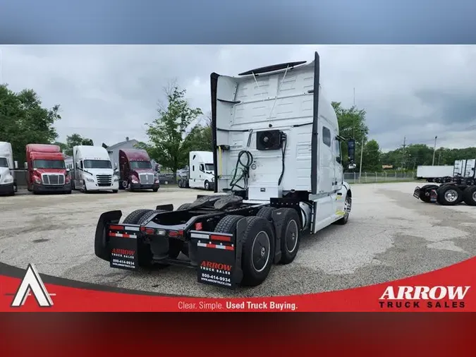 2021 VOLVO VNL740