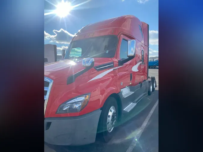 2020 FREIGHTLINER CASCADIA 126