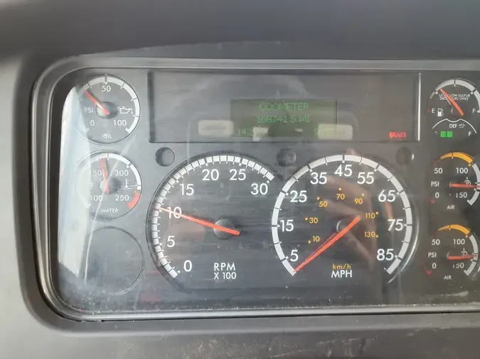 2019 FREIGHTLINER M2 106