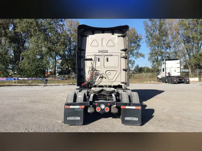 2025 Freightliner Cascadia 126
