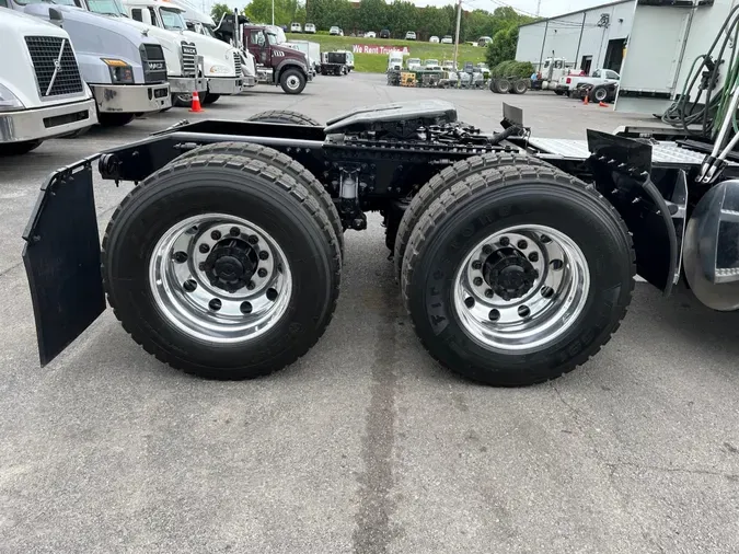 2019 Mack AN64T M742