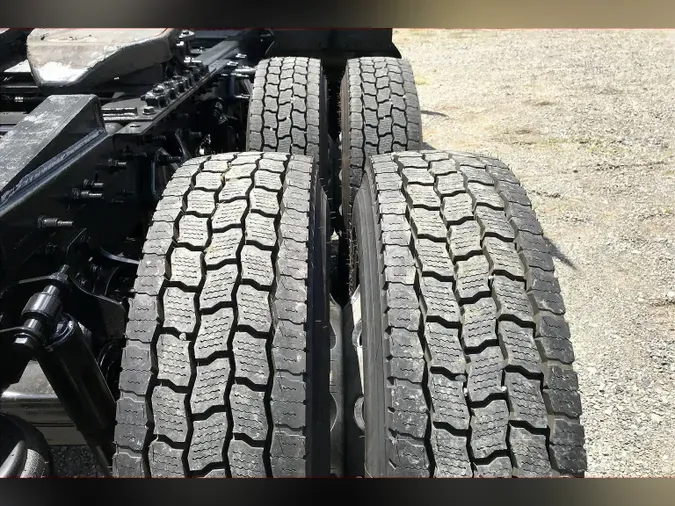 2022 INT LT625 6x4