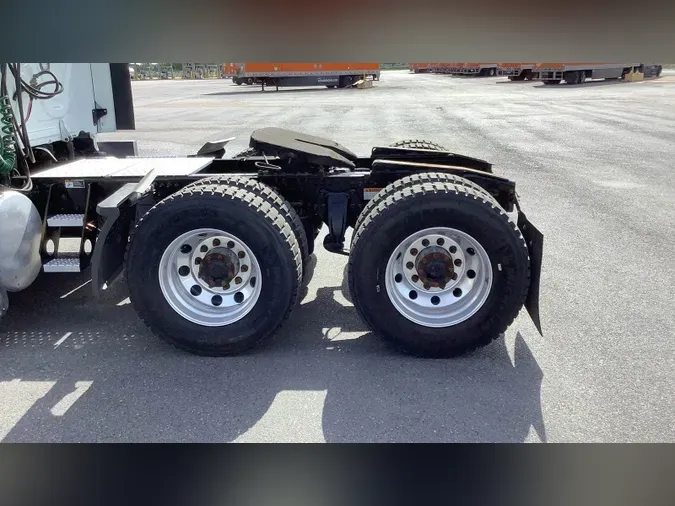 2021 Freightliner Cascadia 126