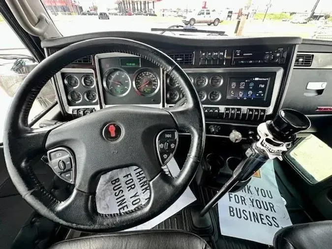 2022 Kenworth W900L