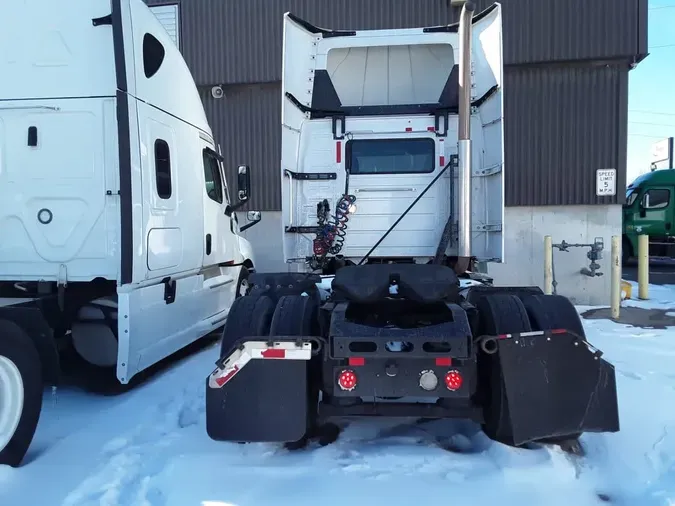 2017 VOLVO VNL42T 300